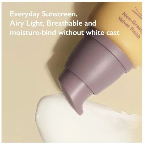 Haruharu Wonder Black Rice Moisture Airyfit Daily Sunscreen 50ml (1.69fl.oz) - Picture 2 of 4